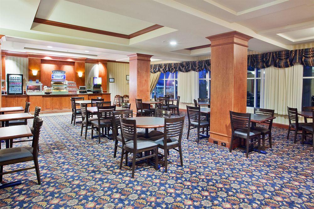 Holiday Inn Express Hotel & Suites Grand Rapids-North By Ihg Walker Restoran gambar