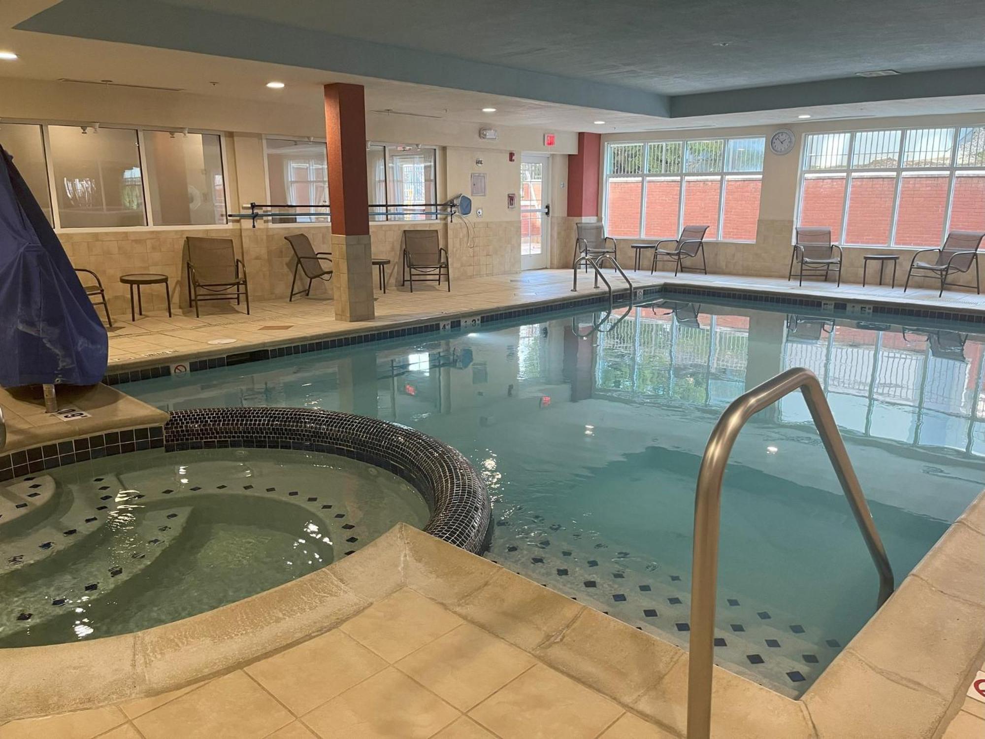 Holiday Inn Express Hotel & Suites Grand Rapids-North By Ihg Walker Luaran gambar