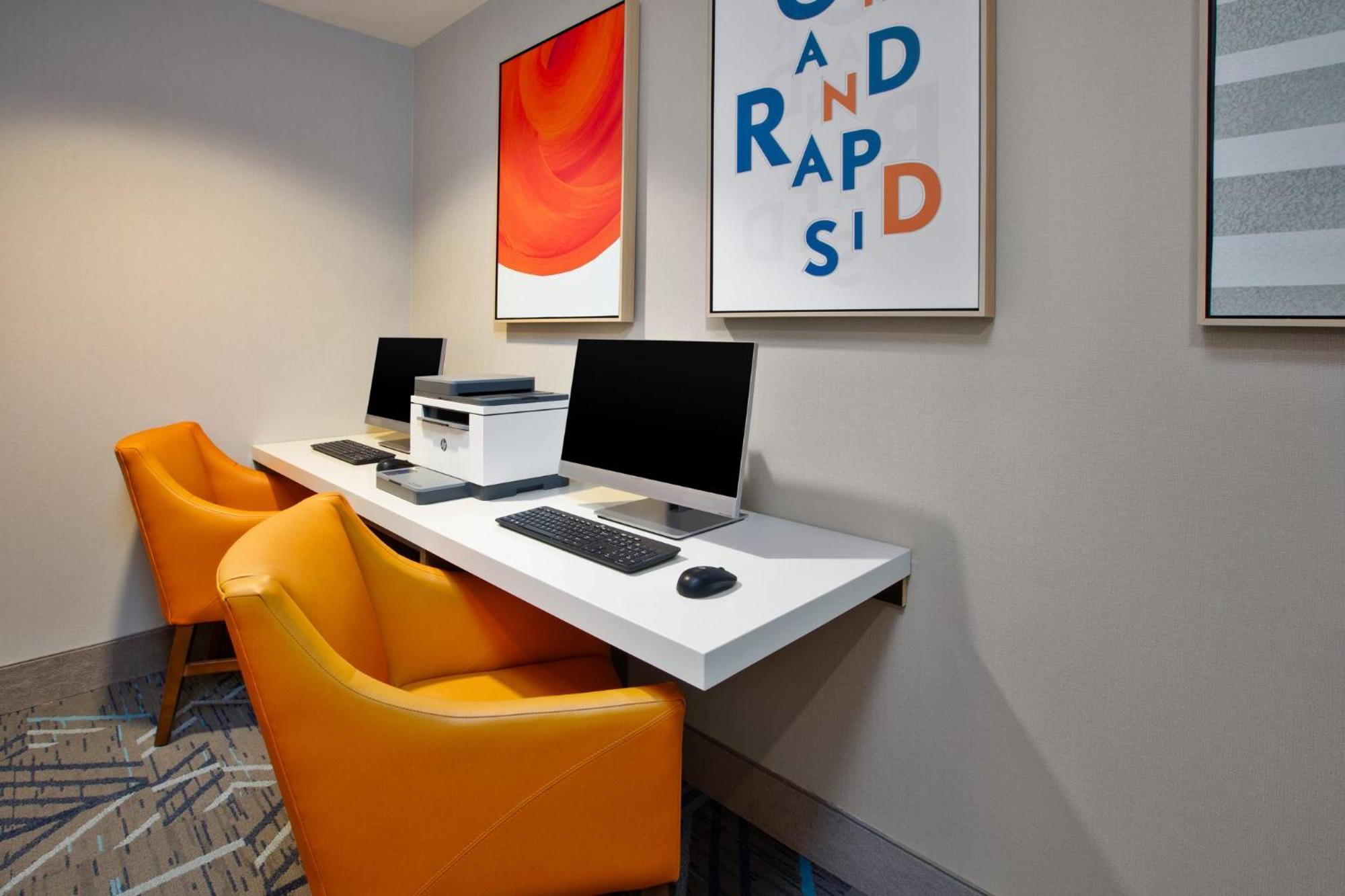 Holiday Inn Express Hotel & Suites Grand Rapids-North By Ihg Walker Luaran gambar