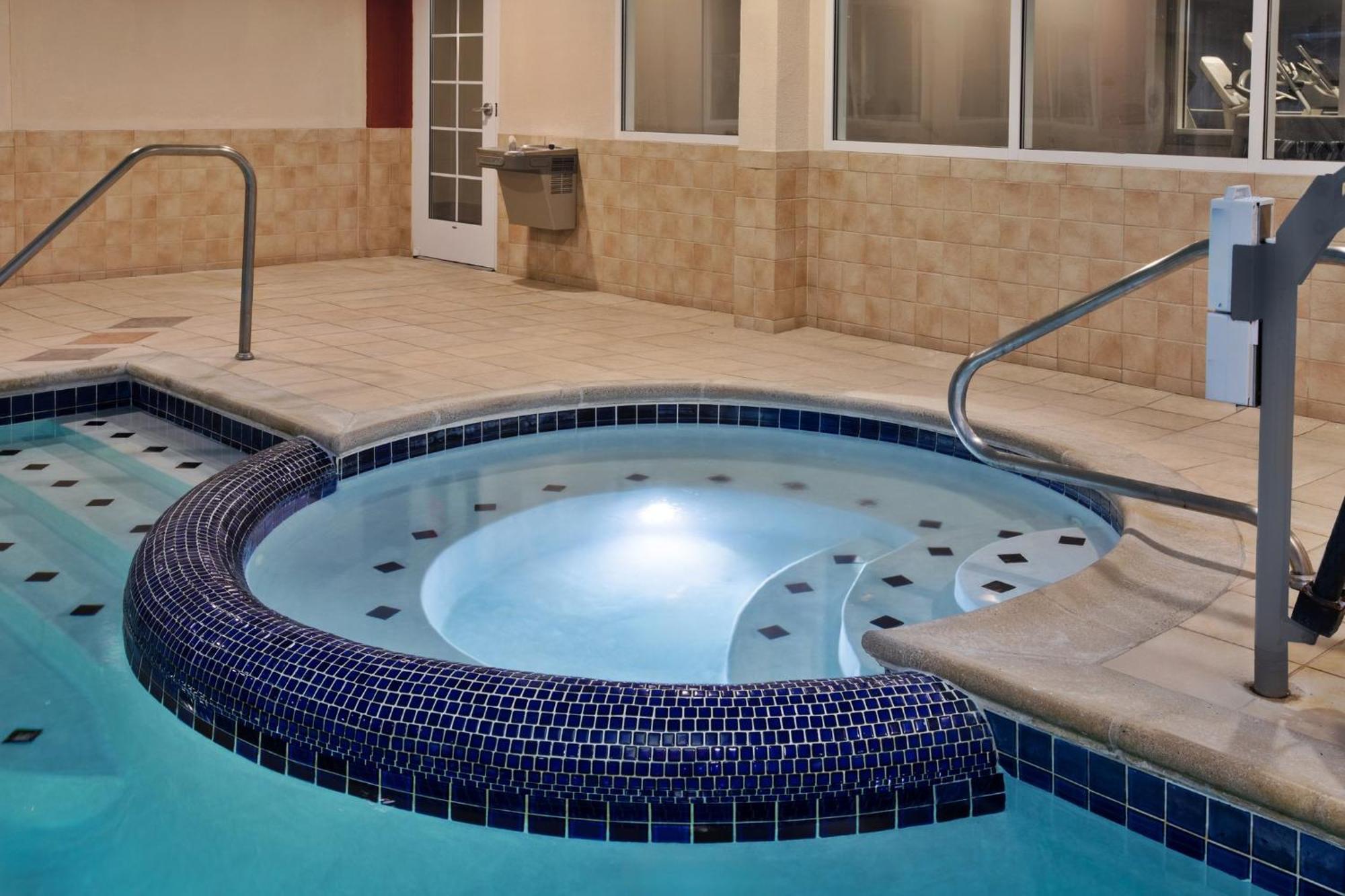Holiday Inn Express Hotel & Suites Grand Rapids-North By Ihg Walker Luaran gambar
